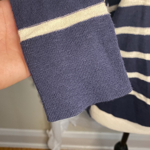 Vince Short Oversized Striped V-Neck Button Down Cardigan Sweater Size Small - Picture 5 of 6